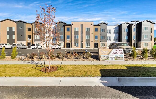 Studio, 1 bath, $1,350, Unit B104