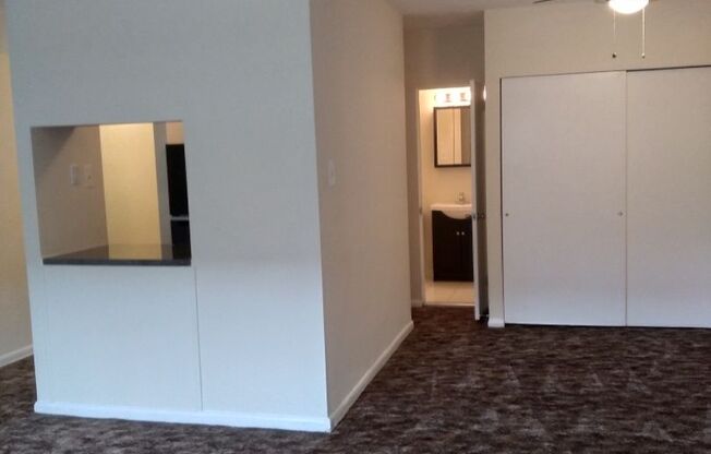 2 beds, 1 bath, 907 sqft, $1,770, Unit 101-C1