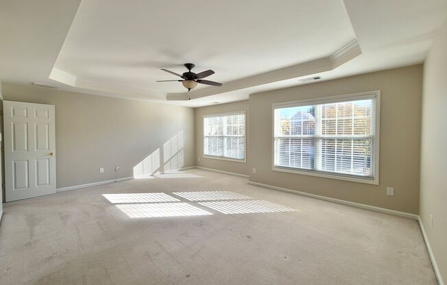 5 beds, 3 baths, $2,695