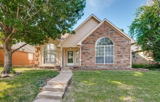 Prime location in Frisco! 3 bedroom, 2 bathroom in Preston Vinyards