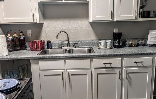 2 beds, 1 bath, 820 sqft, $1,025, Unit B114