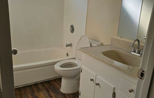 1 bed, 1 bath, 625 sqft, $1,275, Unit C-07