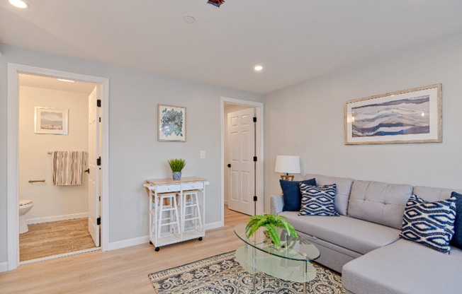 528 OCEAN BLVD
