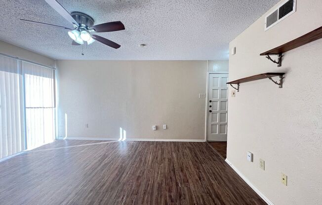 Beautiful 2-story 1/1.5 Mediterranean Style Condo in Gated Dallas Community For Rent!