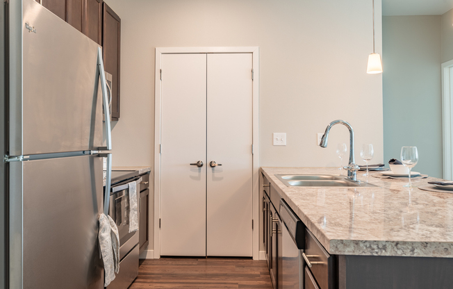 2 beds, 2 baths, 1,058 sqft, $1,475, Unit 3601-302