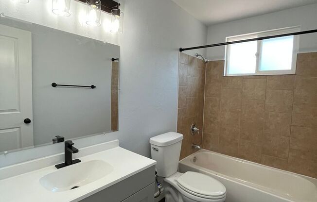 2 beds, 1 bath, $1,395, Unit 3