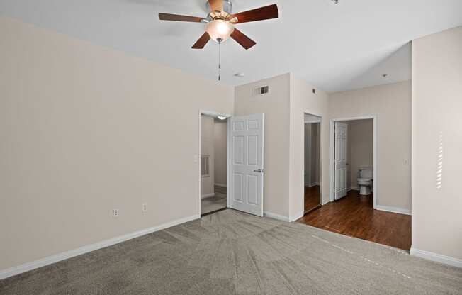 Soaring 9-foot ceilings - Mountain Shadows Apartments