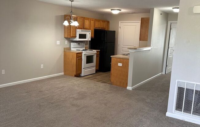 1 bed, 1 bath, 748 sqft, $1,025, Unit Unit 14