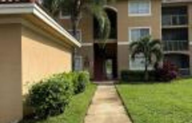 2/2 Condo with Lake Views in Portofino at Jensen Beach