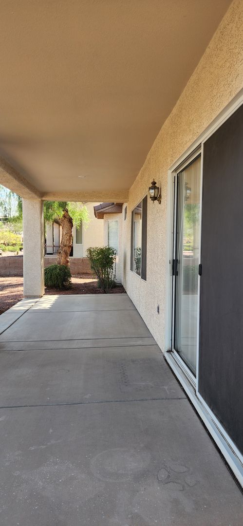 Freshly painted & all new carpeting - 3BR home in Age Restricted Solera @ Anthem