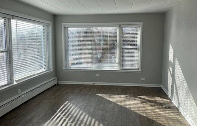 2 beds, 1 bath, 785 sqft, $2,095, Unit 01 R