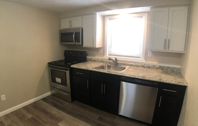 Stonecrest Town Homes And Apartments
