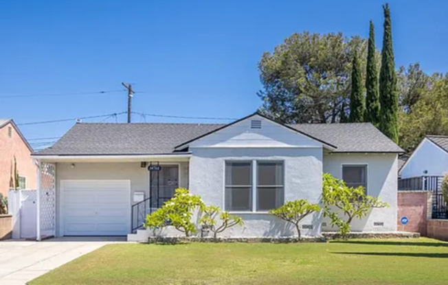 BEAUTIFUL 2 BEDROOM 2 BATH HOME