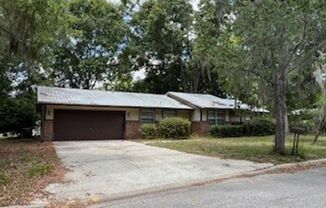 Newly Remodeled Interior 3 Bedroom 2 Bath In NW Black Oaks