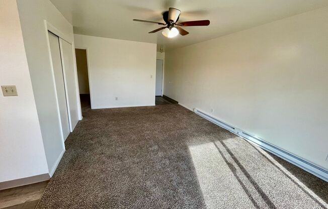 3 beds, 1 bath, $1,350, Unit #11