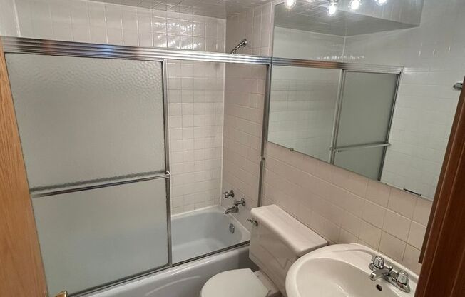 1 bed, 1 bath, 675 sqft, $1,975, Unit 531-318