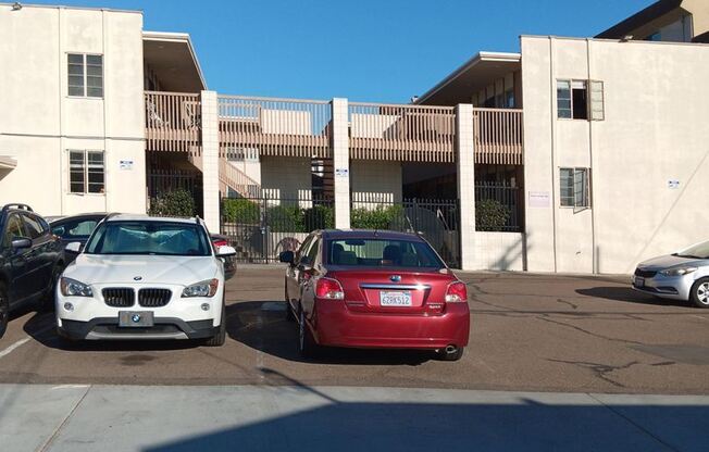 Lovely Hillcrest Apartment