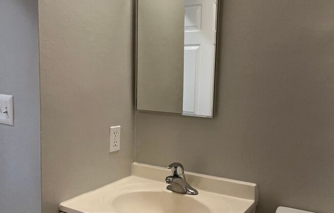 2 beds, 1 bath, 682 sqft, $2,295, Unit 1902-103