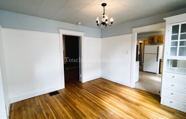 2 beds, 1 bath, $2,500