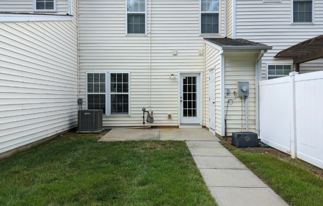 2 beds, 2.5 baths, $1,645