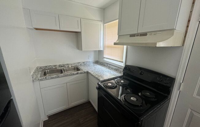 1 bed, 1 bath, 564 sqft, $870, Unit 4500-06 S/P