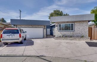 Excellent 2 Bed 1 Bath Home in Santa Clara!