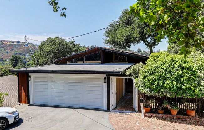 3 Bed / 2 Bath canyon view home in desirable Beverly Terrace neighborhood with A/C. YouTube Tour!!