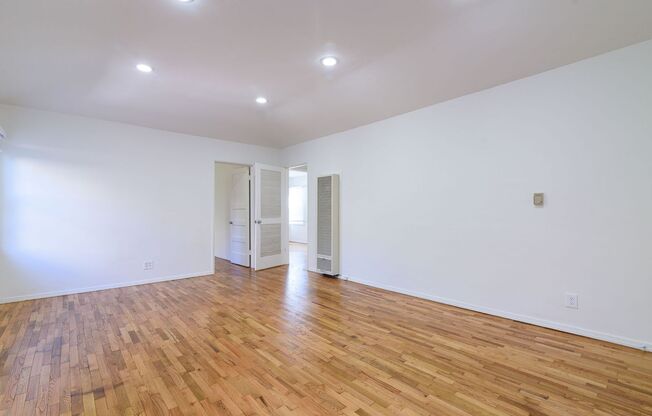 10474 Eastborne Apartments