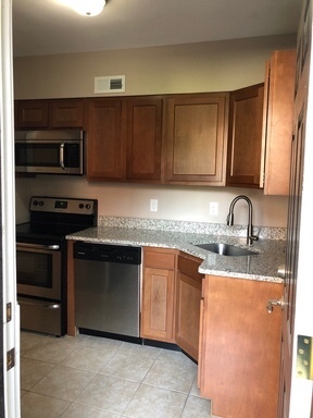 1 bed, 1 bath, 600 sqft, $795, Unit A