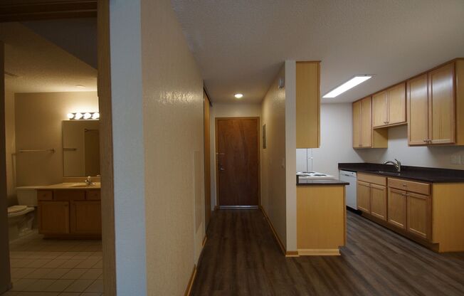 1 bed, 1 bath, 780 sqft, $1,374, Unit 220
