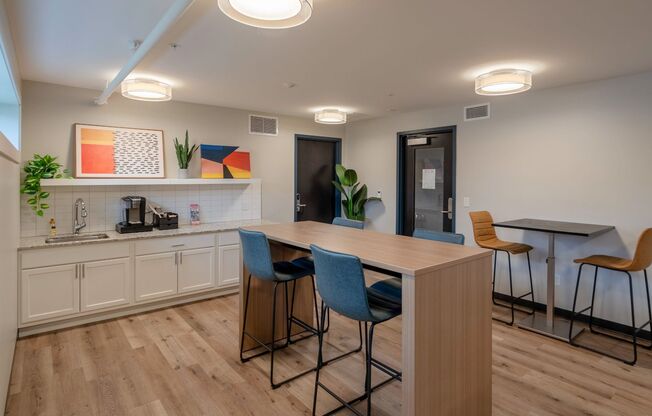 2 beds, 2 baths, 1,115 sqft, $1,750, Unit 122