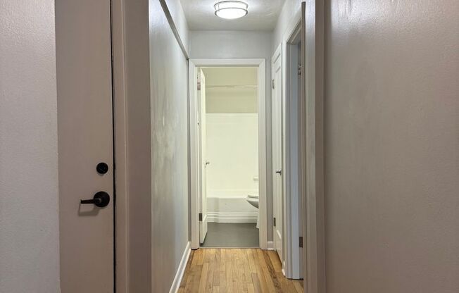 1 bed, 1 bath, 609 sqft, $1,450, Unit 230