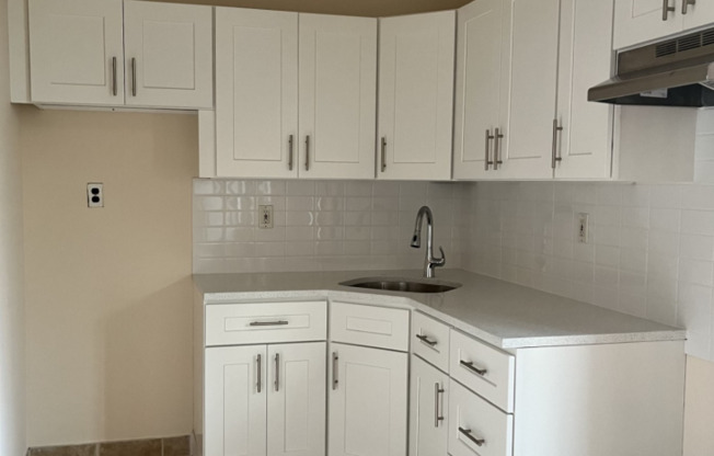 1 bed, 1 bath, $2,800, Unit 4A