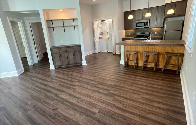 2BD/2BA Uptown near Tulane