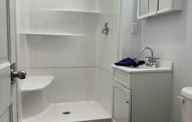 2 beds, 1 bath, $995