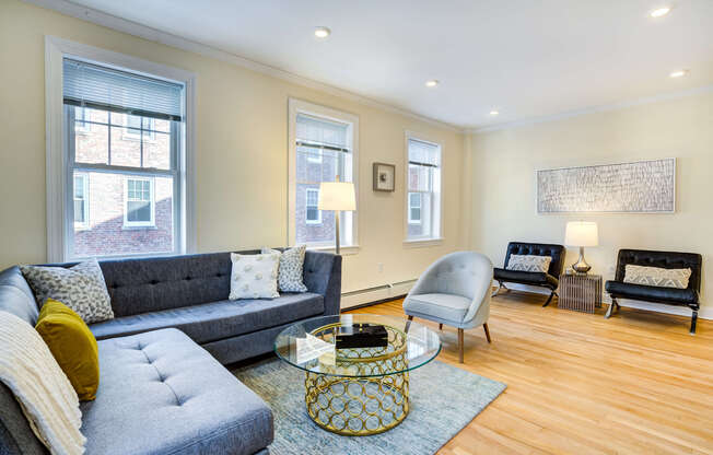 1 bed, 1 bath, 812 sqft, $3,475