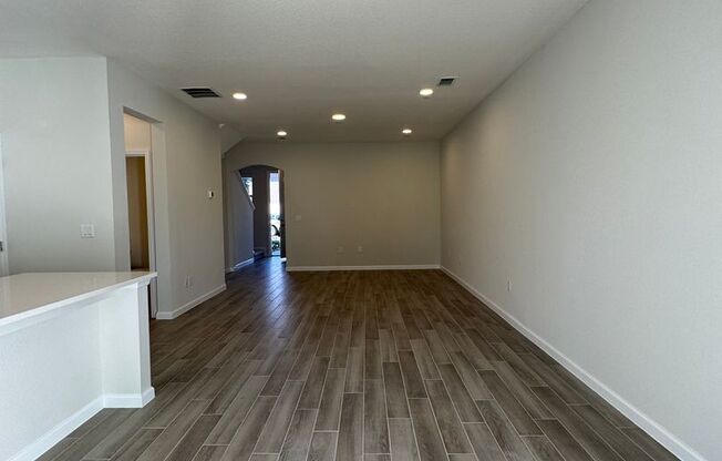 GATED 3 BEDROOM, 2.5 BATHROOM IN OVIEDO