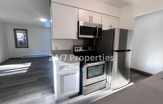Modern 2BD I 1BA Triplex - Hillsboro