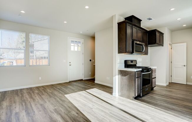 ~Brand New Construction 3br/2.5ba Home in Santa Rosa!~Solar Electricity & Central A/C!