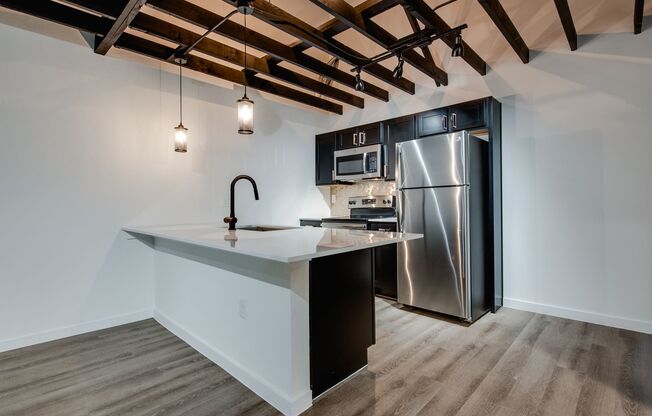 1 bed, 1 bath, 698 sqft, $1,323, Unit 1203