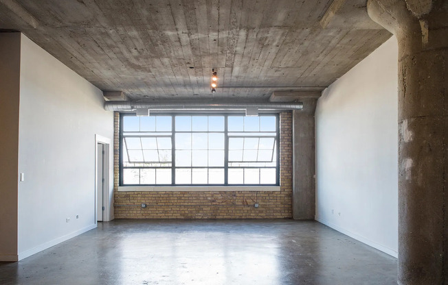 2620 25 W WASHINGTON BLVD