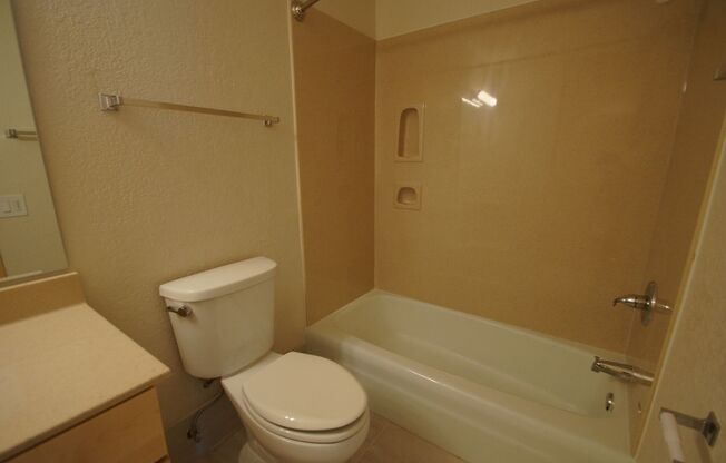 2 beds, 2 baths, 1,050 sqft, $1,724, Unit 206