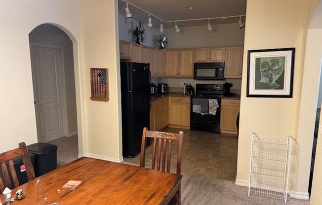 Gorgeous 2 Bedroom 2 1/2 bath townhome!