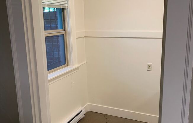 Studio, 1 bath, 400 sqft, $1,350, Unit 9