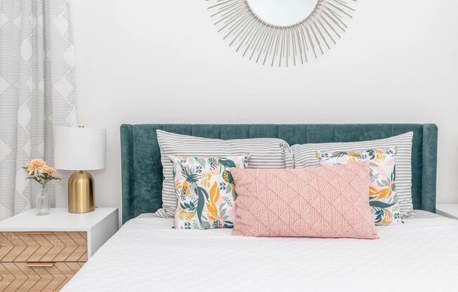 2 beds, 1.5 baths, 837 sqft, $1,179