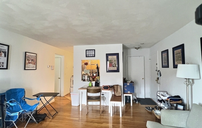 1 bed, 1 bath, 999 sqft, $2,500, Unit 12