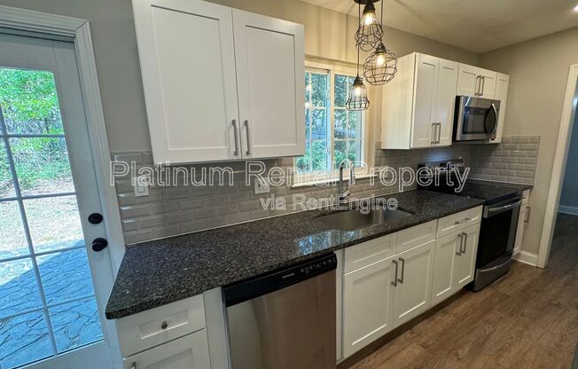 4 beds, 3 baths, 1,560 sqft, $2,300