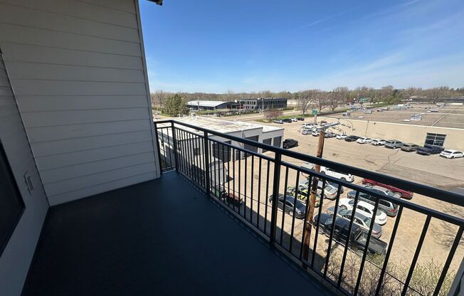 1 bed, 1 bath, 865 sqft, $1,724, Unit 422