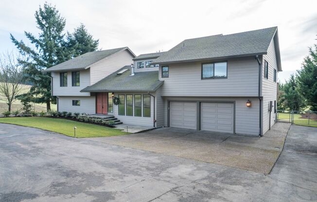 Escape to the Country, Spacious Contemporary in Wilsonville