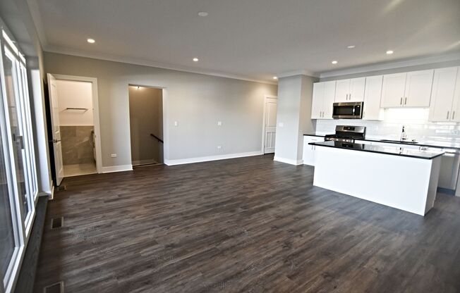 4 beds, 2.5 baths, 1,500 sqft, $4,900, Unit 927-104